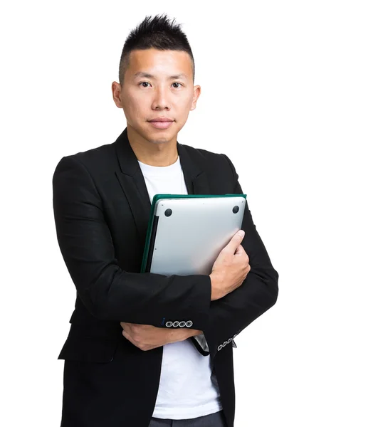 Asiatischer Geschäftsmann mit Klemmbrett und Laptop — Stockfoto