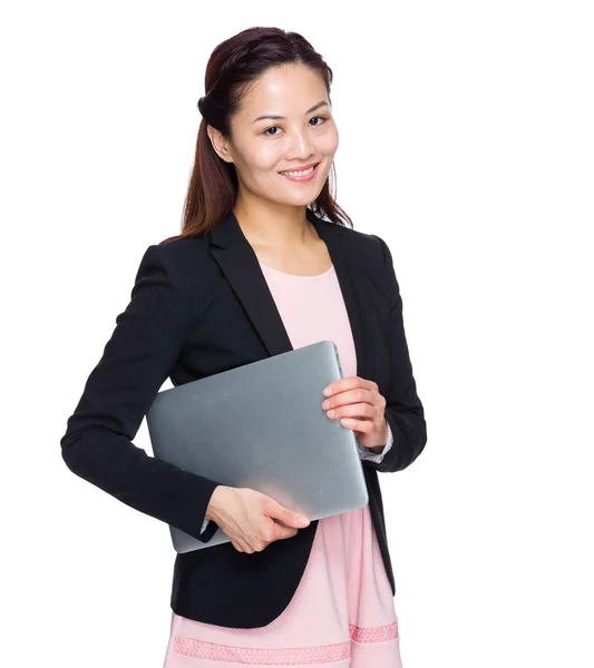 Mulher de negócios com computador portátil — Fotografia de Stock