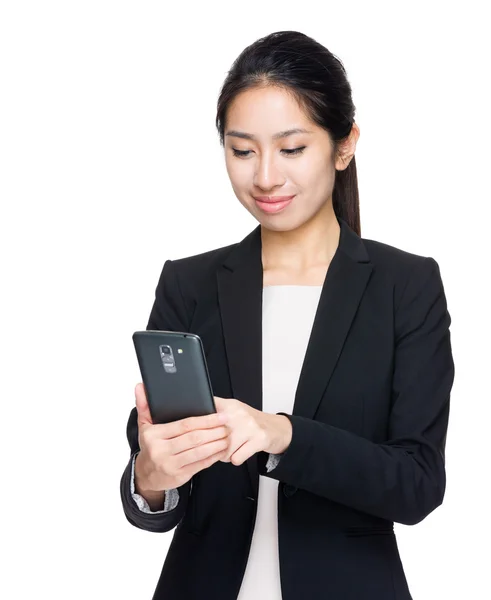 Mujer de negocios toque en el teléfono móvil — Foto de Stock