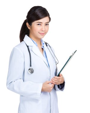 kadın doktor pano ile