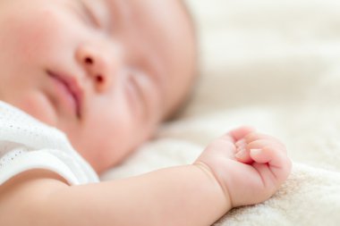 Yeni doğan bebek uyku
