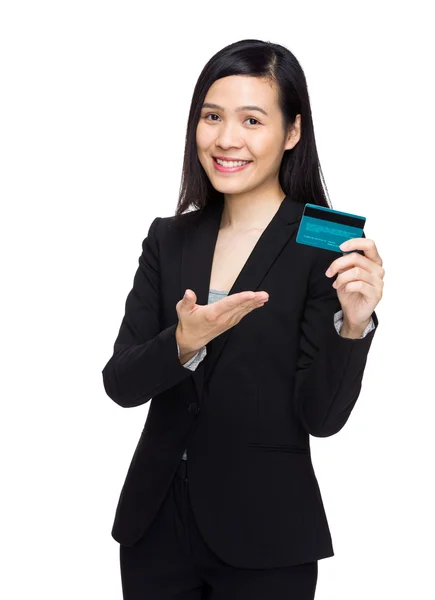 Business woman hold with credit card — Stock Photo, Image