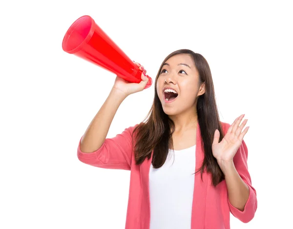 Femme crier avec mégaphone — Photo