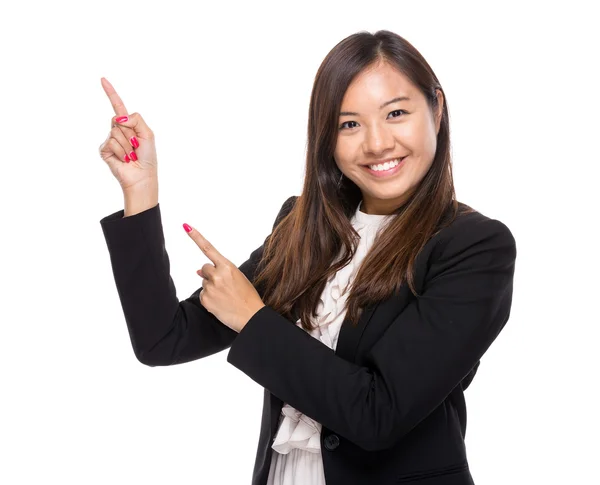 Asya iş kadın parmağı ile işaret — Stok fotoğraf