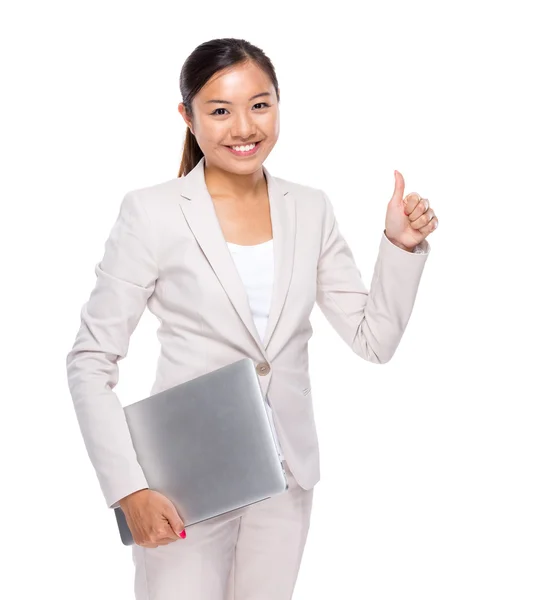 Asian business woman hold with laptop computer and thumb up — Stock Photo, Image