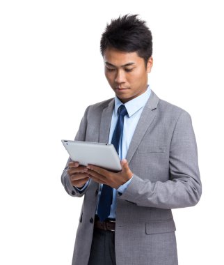 Dijital tablet Asya iş adamı göz