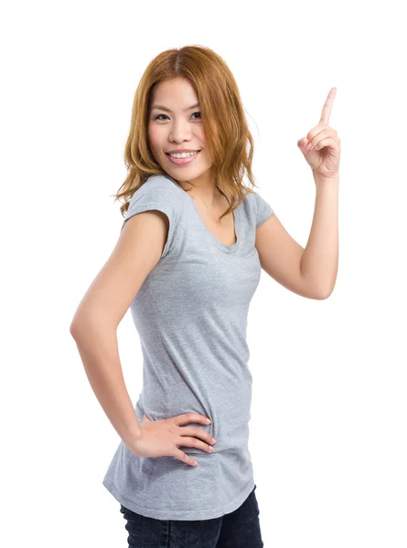 Kvinna i tomma t-shirt — Stockfoto