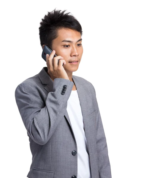 Geschäftsmann telefoniert mit Handy — Stockfoto