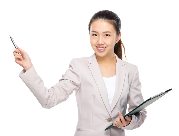 Asian businesswoman with clipboard — Stock Photo, Image