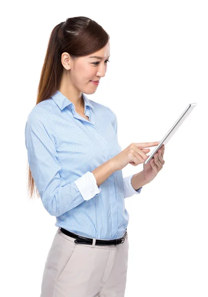 Asian businesswoman use tablet — Stock Photo, Image