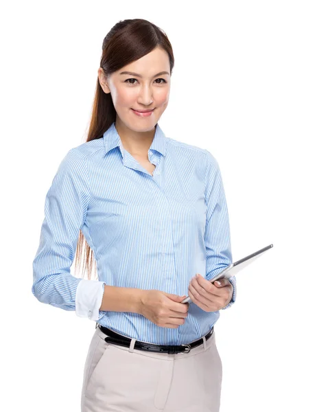 Asian businesswoman hold tablet — Stock Photo, Image