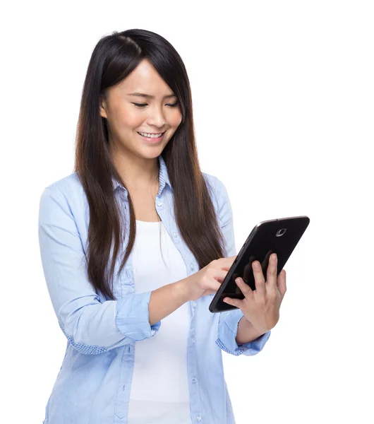 Asian young woman use tablet — Stock Photo, Image