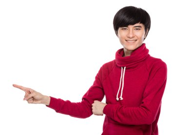 adam parmakla işaret