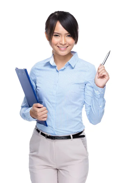 Businesswoman with clipboard and pen point out — Stock Photo, Image