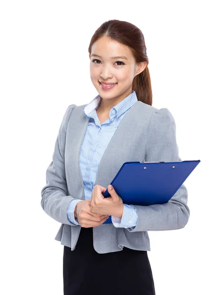 Asiatique femme d'affaires avec filepad — Photo