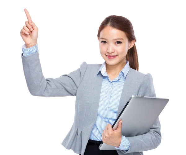 Geschäftsfrau mit Laptop und erhobenem Finger — Stockfoto
