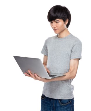 adam kullanma dizüstü bilgisayar