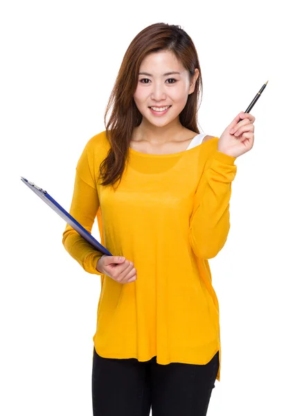 Woman hold folder and pen point up — Stock Photo, Image