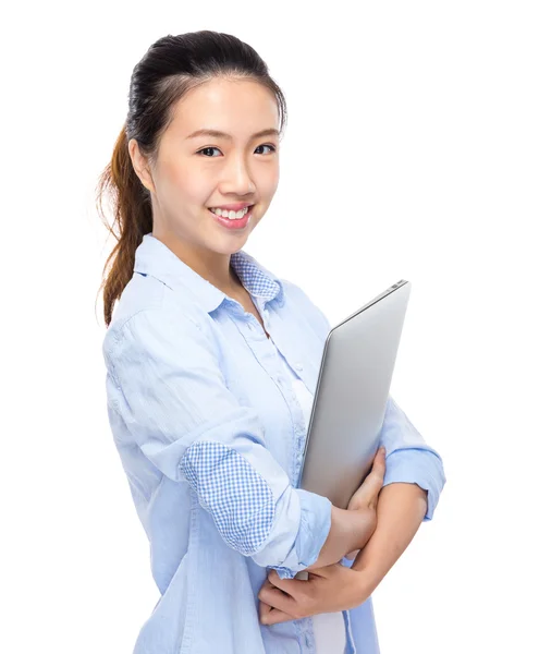 Frau mit Notebook — Stockfoto