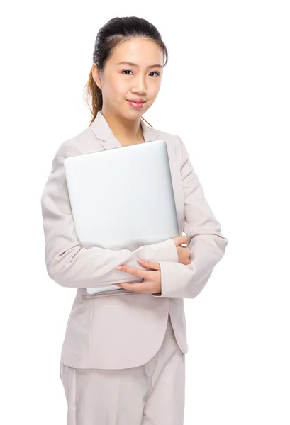 Femme d'affaires avec ordinateur laprop — Photo