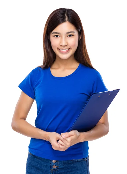 Asian woman with clipboard — Stock Photo, Image