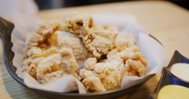 Kore mutfağı çıtır acı biberli tavuk 