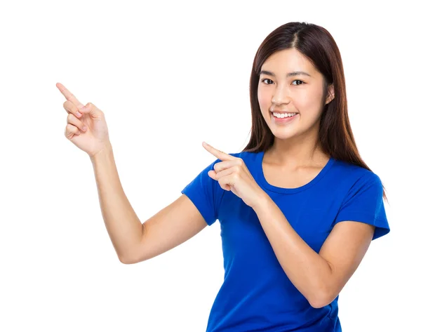 Vrouw met twee vinger punt omhoog — Stockfoto