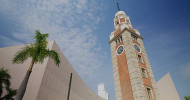 Tsim sha Tsui, Hong Kong - 17 Eylül 2021: Hong Kong saat kulesi