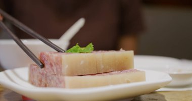 Hong Kong lokantasında reçelli domuz eti.