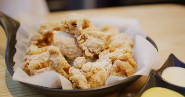 Kore mutfağı çıtır acı biberli tavuk 