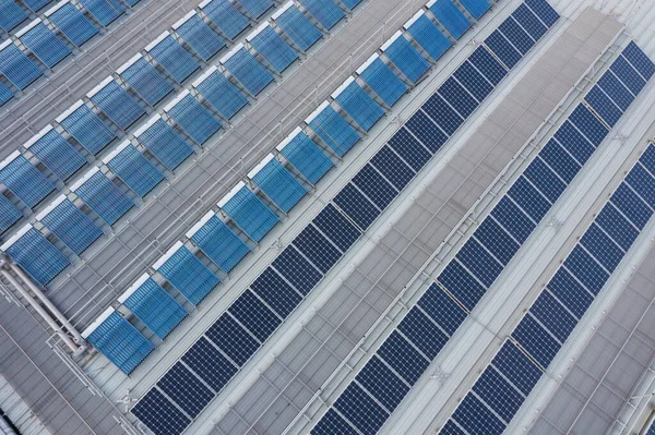 Visão Cima Para Baixo Painel Sistema Energia Solar Topo Telhado — Fotografia de Stock