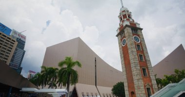 Tsim Sha Tsui, Hong Kong - 09 Eylül 2021: Hong Kong saat kulesi