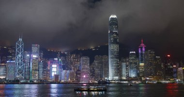 Victoria Limanı, Hong Kong - 20 Ağustos 2021: Hong Kong gecesi