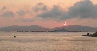 Victoria Limanı, Hong Kong - 10 Mayıs 2020: Hong Kong günbatımı