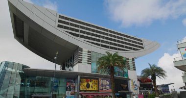 Hong Kong - 30 Mayıs 2021: Tepedeki alışveriş merkezi