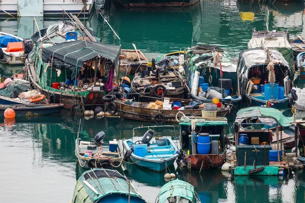 香港鲤鱼门 2021年3月21日 码头内的渔船 — 图库照片
