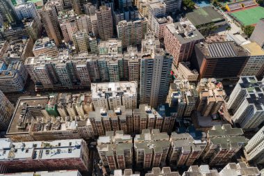 Kwa Wan, Hong Kong - 15 Temmuz 2021: Hong Kong şehrinin yukarıdan aşağı manzarası