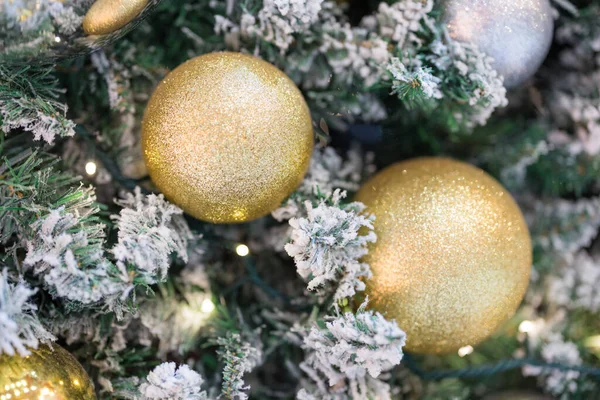 Χριστουγεννιάτικο Δέντρο Διακόσμηση Από Κοντά — Φωτογραφία Αρχείου