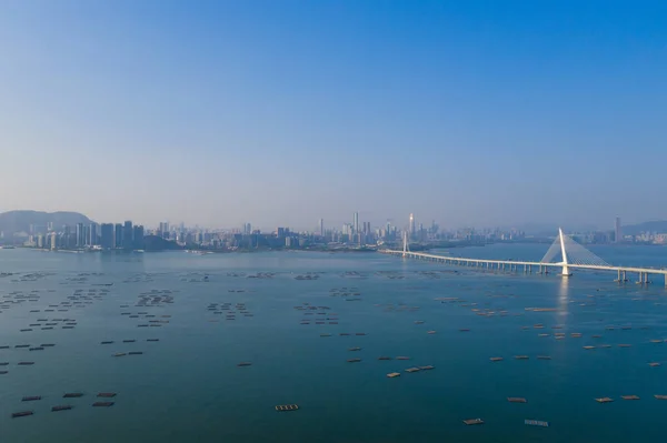 Drone Voar Sobre Shenzhen Bay Bridge — Fotografia de Stock
