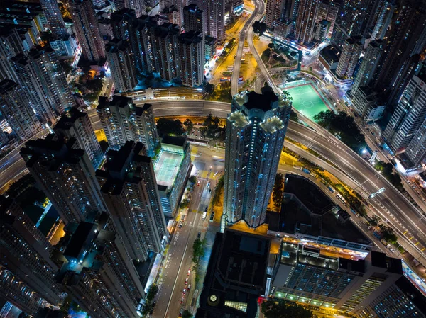 Geceleri Hong Kong 'un tepeden aşağı manzarası