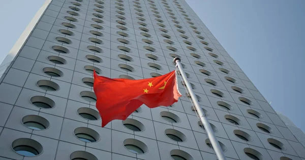 Central Hong Kong Octubre 2019 Bandera China Sobre Torre Negocios — Foto de Stock