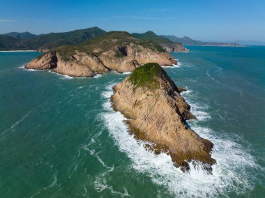 İnsansız hava aracı Po Pin Chau üzerinde uçuyor.