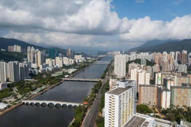 Sha Tin, Hong Kong - 09 Kasım 2021: Hong Kong yerleşim bölgesi manzarası