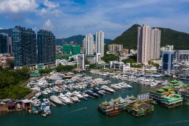 Aberdeen, Hong Kong - 24 Ağustos 2020: Hong Kong yat kulübünün en iyi manzarası