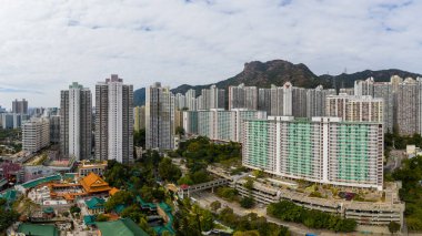 Wong Tai Sin, Hong Kong - 20 Ocak 2021: Hong Kong 'un Wong Tai Sin bölgesinin üst görüntüsü