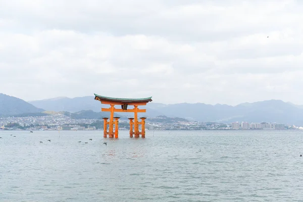 Torii Santuário Itsukushima Hiroshima — Fotografia de Stock