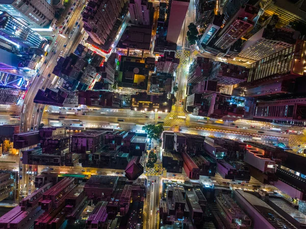 Causeway Bay, Hong Kong - 25 Ocak 2022: Hong Kong şehrinin yukarıdan aşağı manzarası