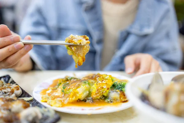 Taiwanese Oyster Omelet Dish Restaurant — Stock Photo, Image