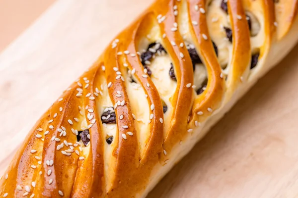 Raisin Bread Wooden Board — Stock Photo, Image