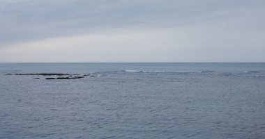 Deniz ve gökyüzü fırtınayla